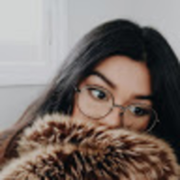 Meet your Posher, Fatima - Picture 1 of 1